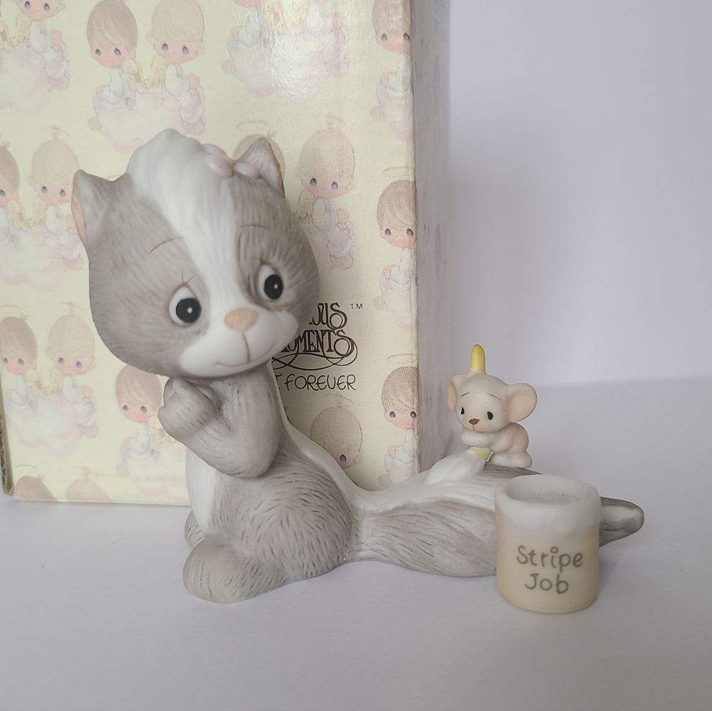 Vintage 80s Precious Moments Skunk Animal Collectible Porcelain Figurine